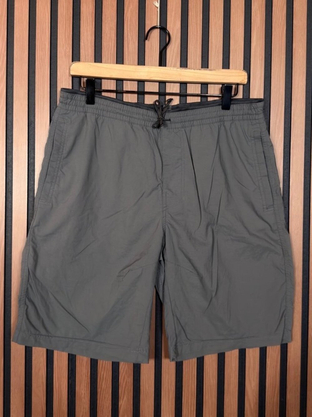 Kuhl Shorts Large Mens Gray Drawstring 9” Inseam Athletic Pocket Zip Kruiser